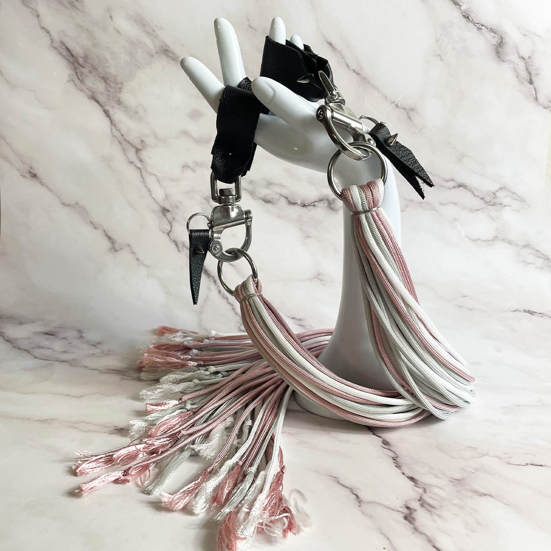 martinet_BDSM_paire_swing_paracord_noeuds_rose_argent_blanc_lediraison copie