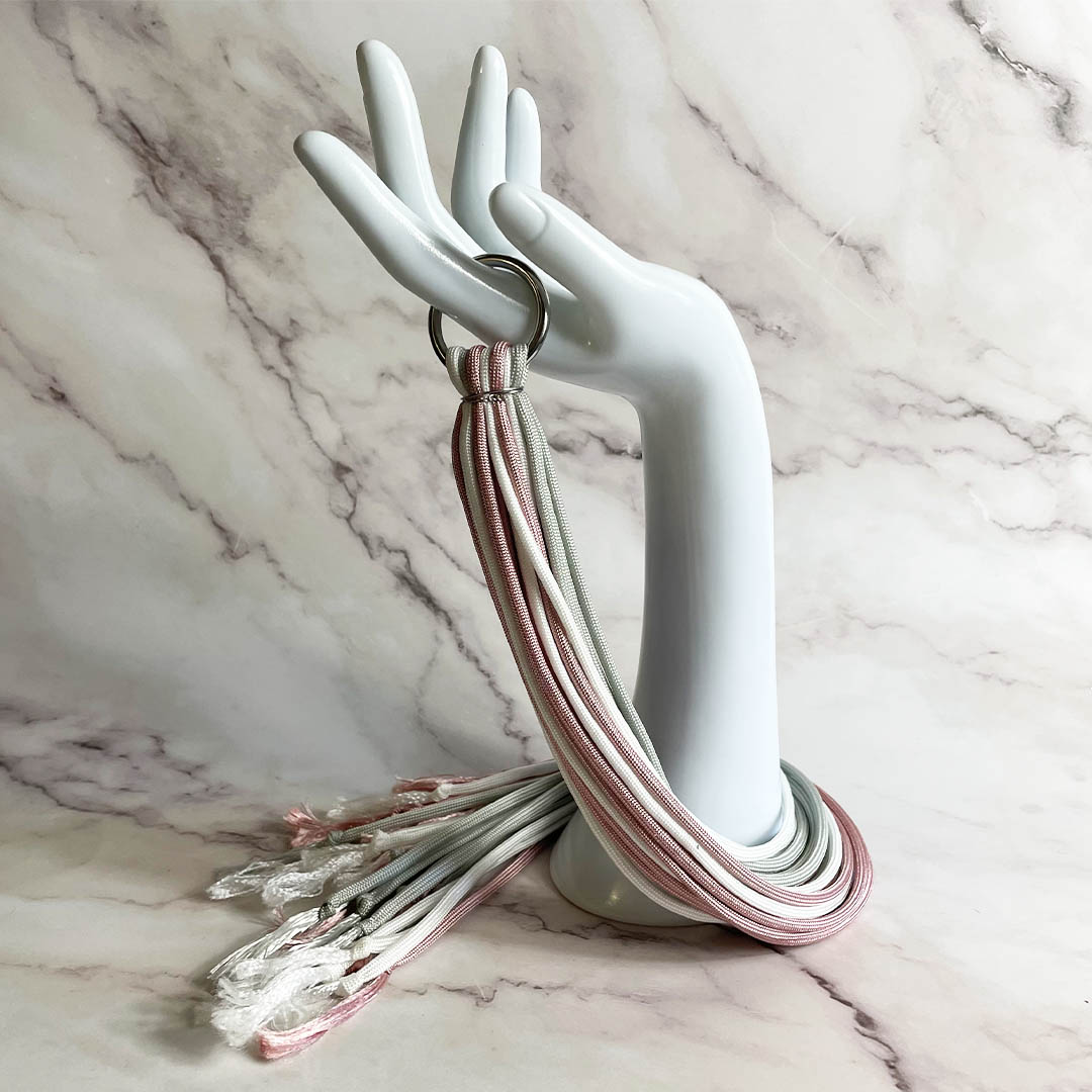 martinet_BDSM_swing_paracord_noeuds_rose_argent_blanc_lediraison copie