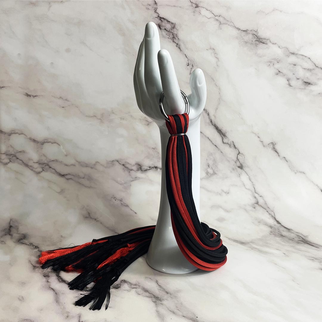 martinet_BDSM_paracorde_swing_leste_tchernobyl_rouge_et_noir_le_diraison copie-min