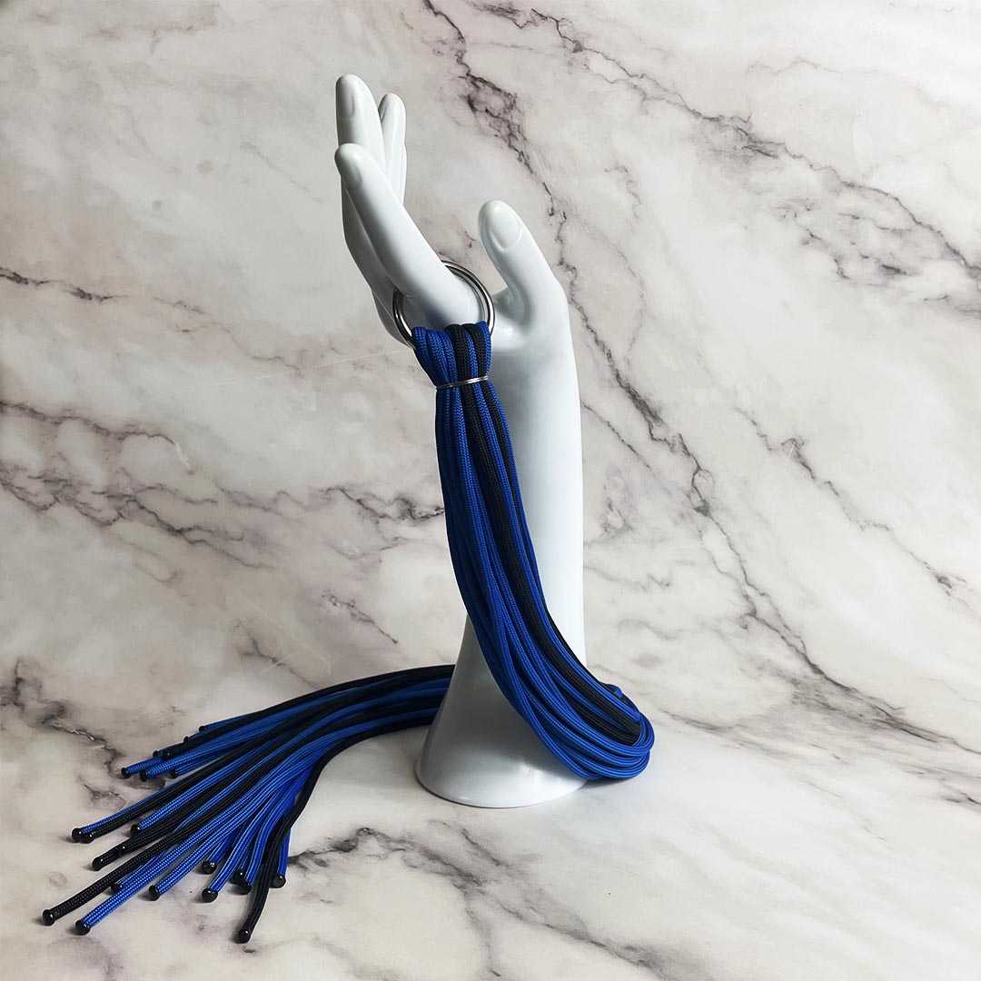 martinet_BDSM_paracorde_swing_bout_brule_bleu_electrique_noir_le_diraison copie
