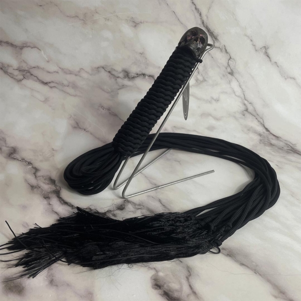 martinet_BDSM_paracorde_leste_avec_cracker_Doulceur_Le_DIraison_2 copie-min