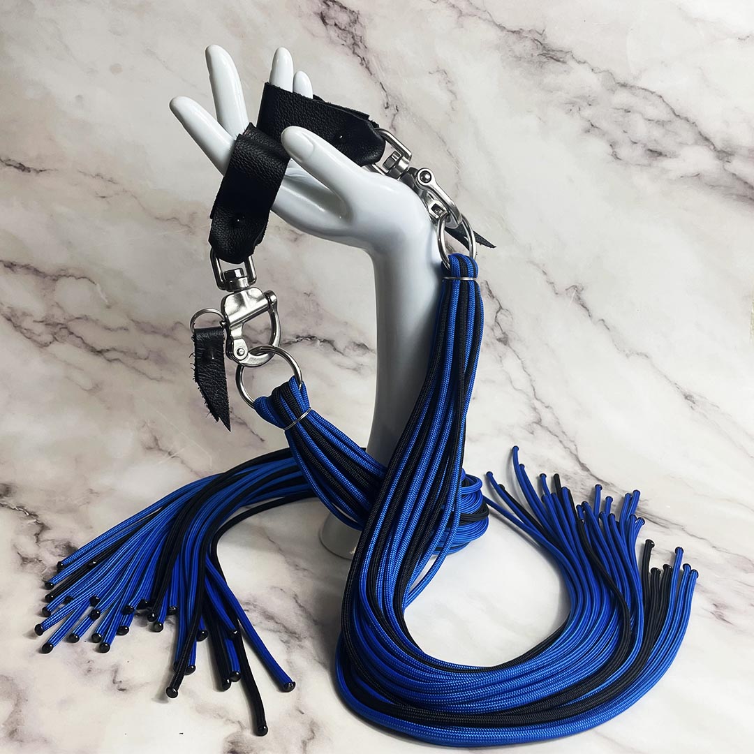 paire_martinet_BDSM_paracorde_swing_bout_brule_bleu_electrique_noir_le_diraison copie-min